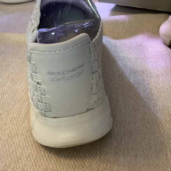 Skechers Stretch Brand - Weave memory foam, size 7.5 wide. - Picture 5 of 5